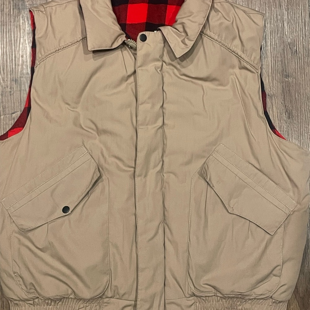 VTG Eagles Ridge tan vest with plaid liner